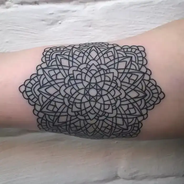 Fine line mandala Savannah Ink