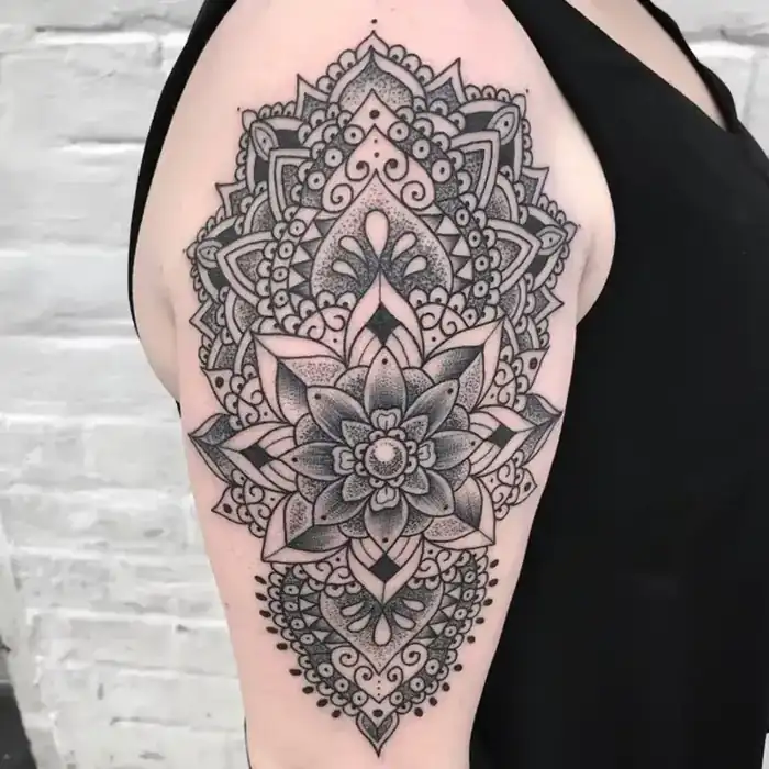 Mandala ornamental sleeve Savannah Ink